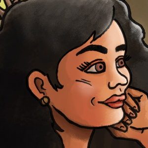 Femme avec des cheveux noirs, souriante, regard pensif et mains posées sur le visage.
